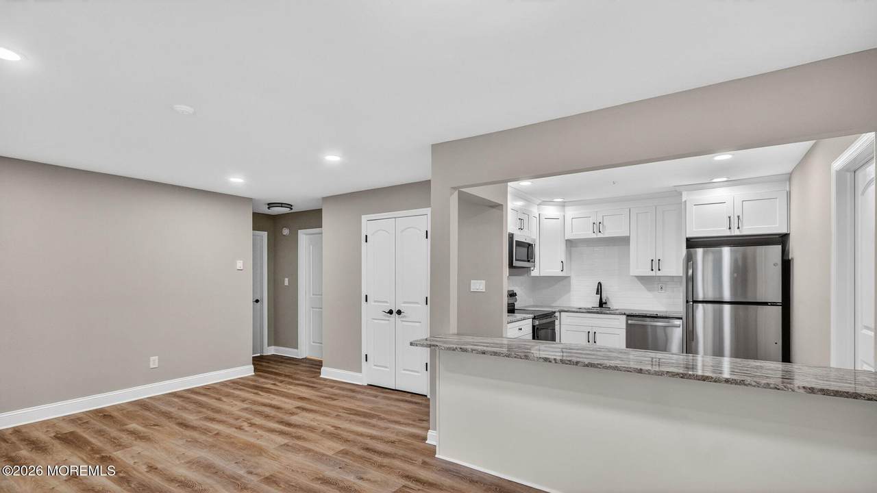 115 Amberly Drive - Photo 1