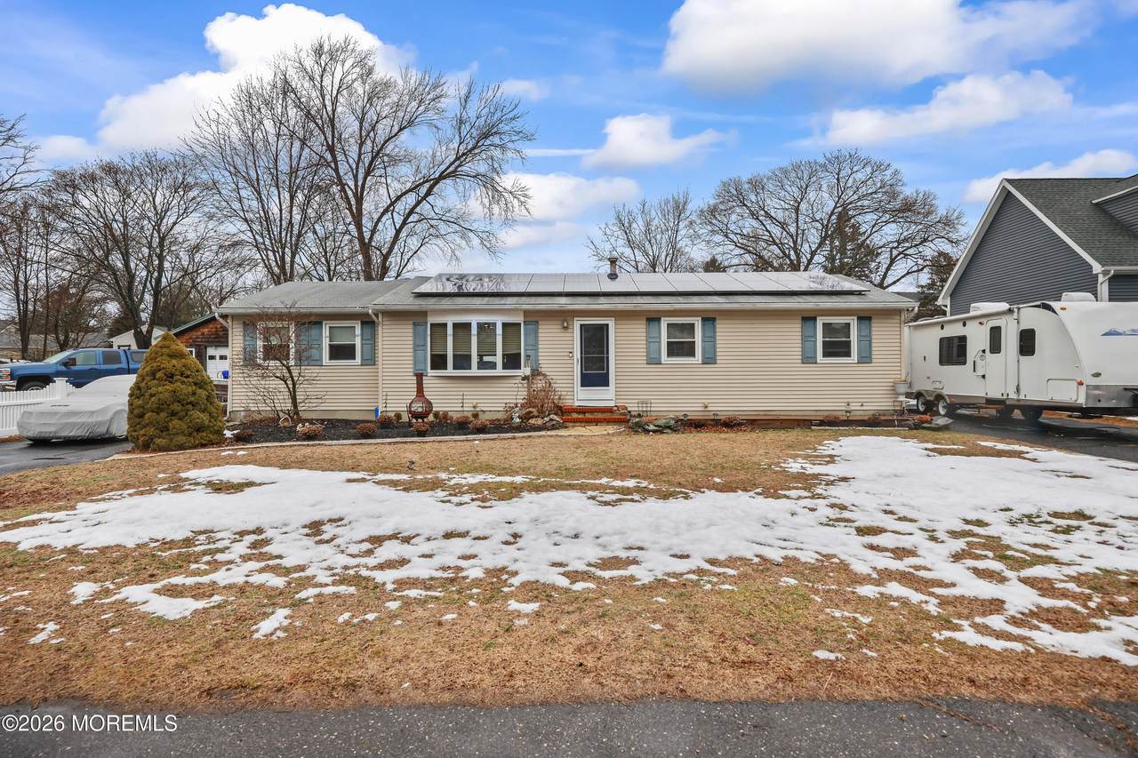 143 Beverly Boulevard - Photo 1