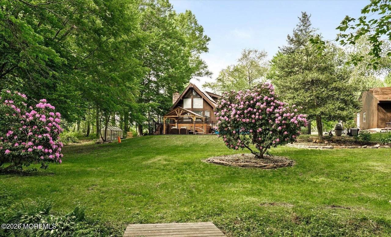 501 Circle Drive - Photo 1