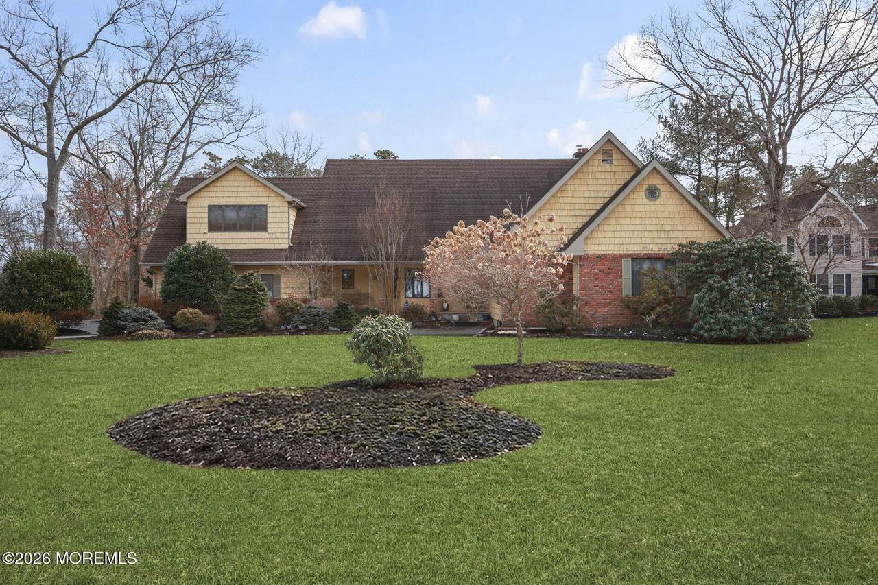 741 Oxford Road - Photo 1