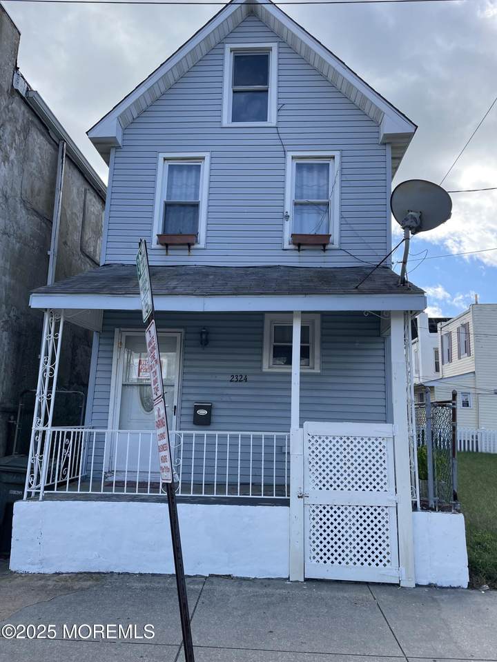 2324 Fairmount Avenue - Photo 1