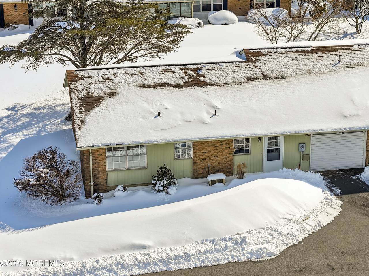 32B Buckingham Drive - Photo 1