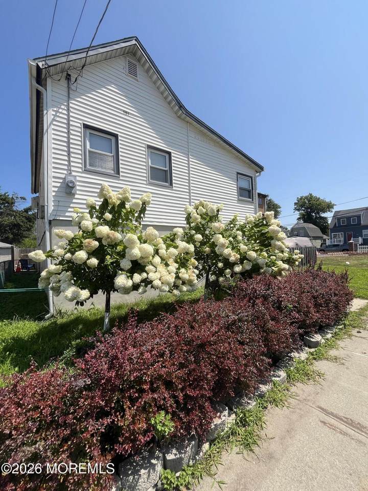 101 Center Avenue - Photo 1