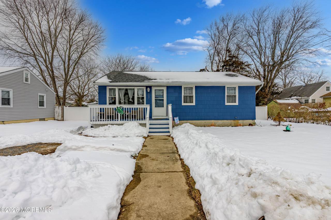 117 Arverne Avenue - Photo 1