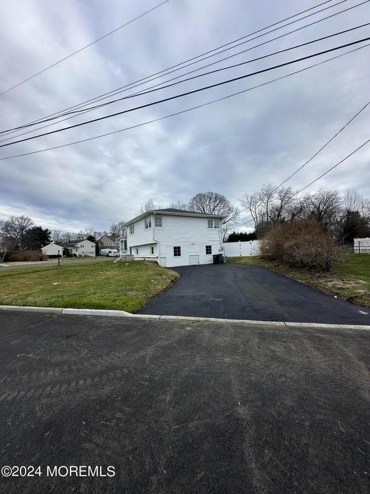 https://bt-photos.global.ssl.fastly.net/monmouth/1280_boomver_1_22605610-2.jpg