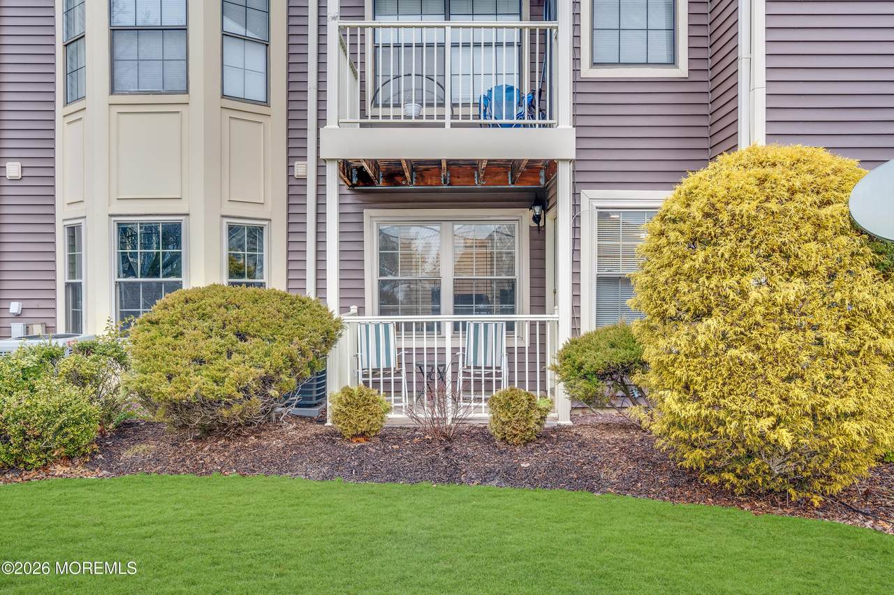202 Blew Court - Photo 1