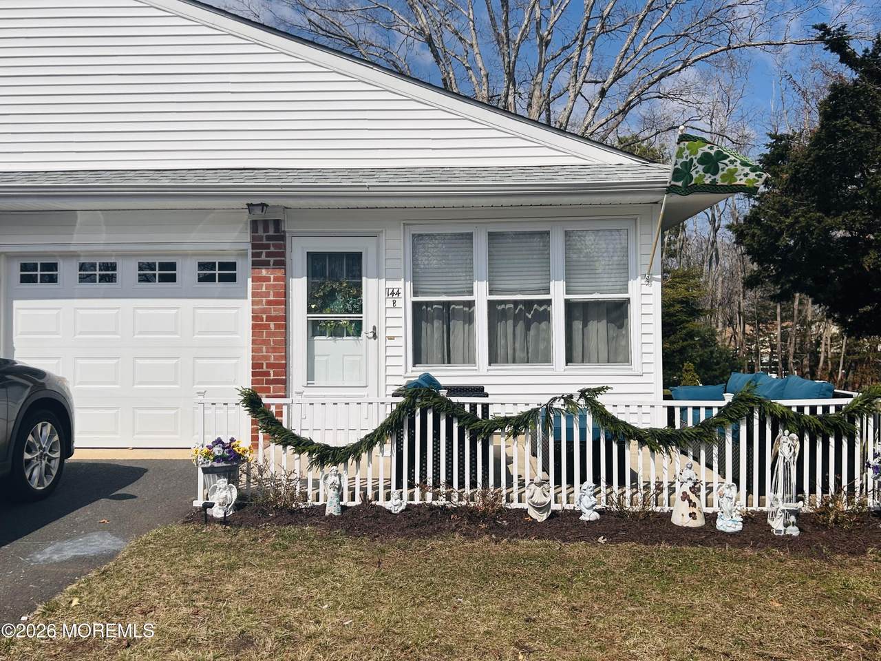 144 Azalea Drive - Photo 1