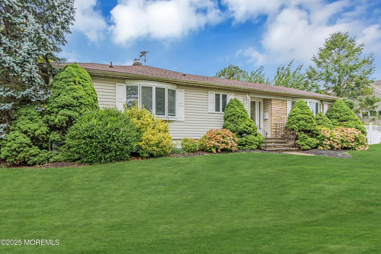 218 3rd Avenue - Photo 1