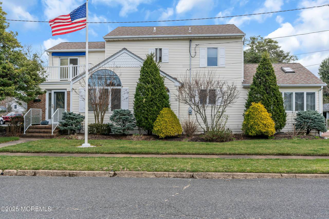 124 Neptune Place - Photo 1