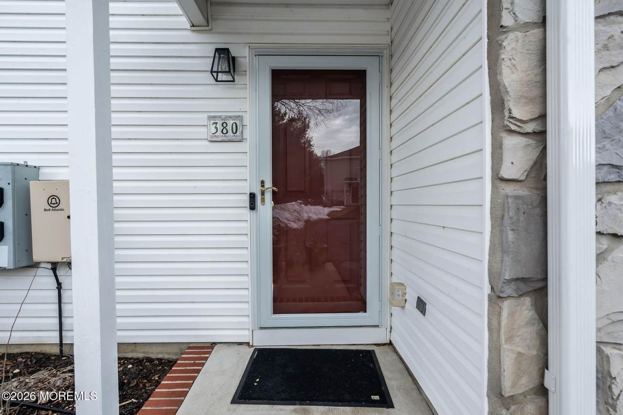 https://bt-photos.global.ssl.fastly.net/monmouth/1280_boomver_1_22605979-2.jpg