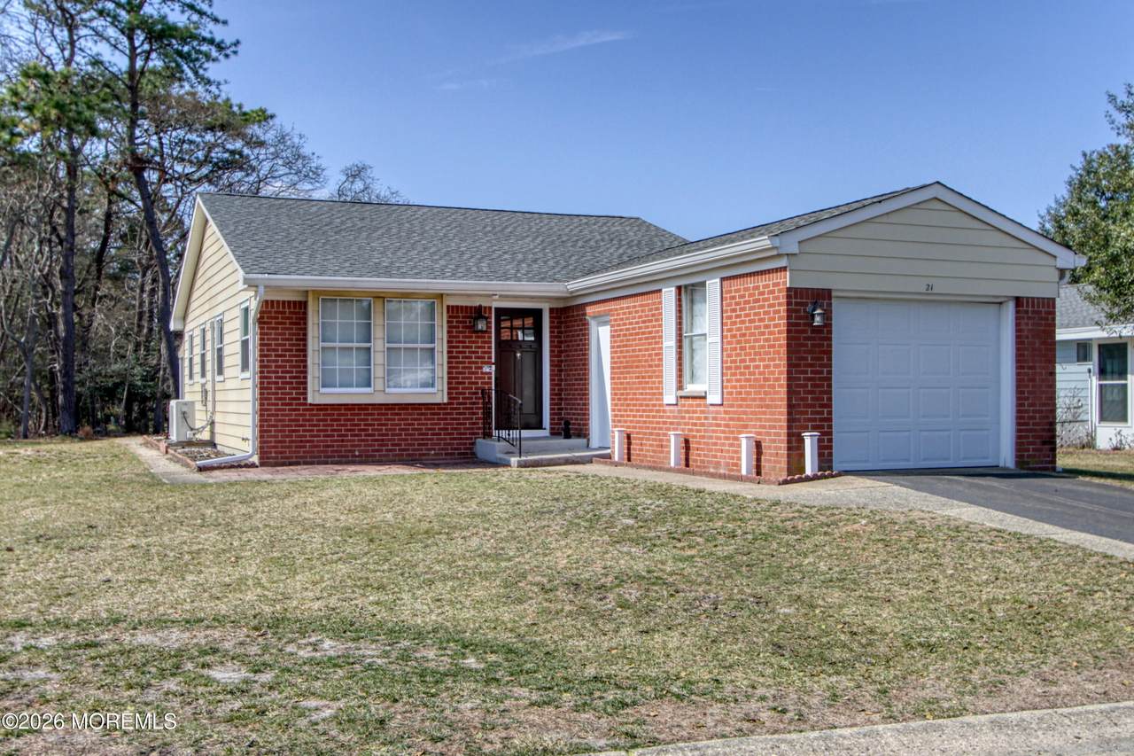 21 Hudson Parkway - Photo 1