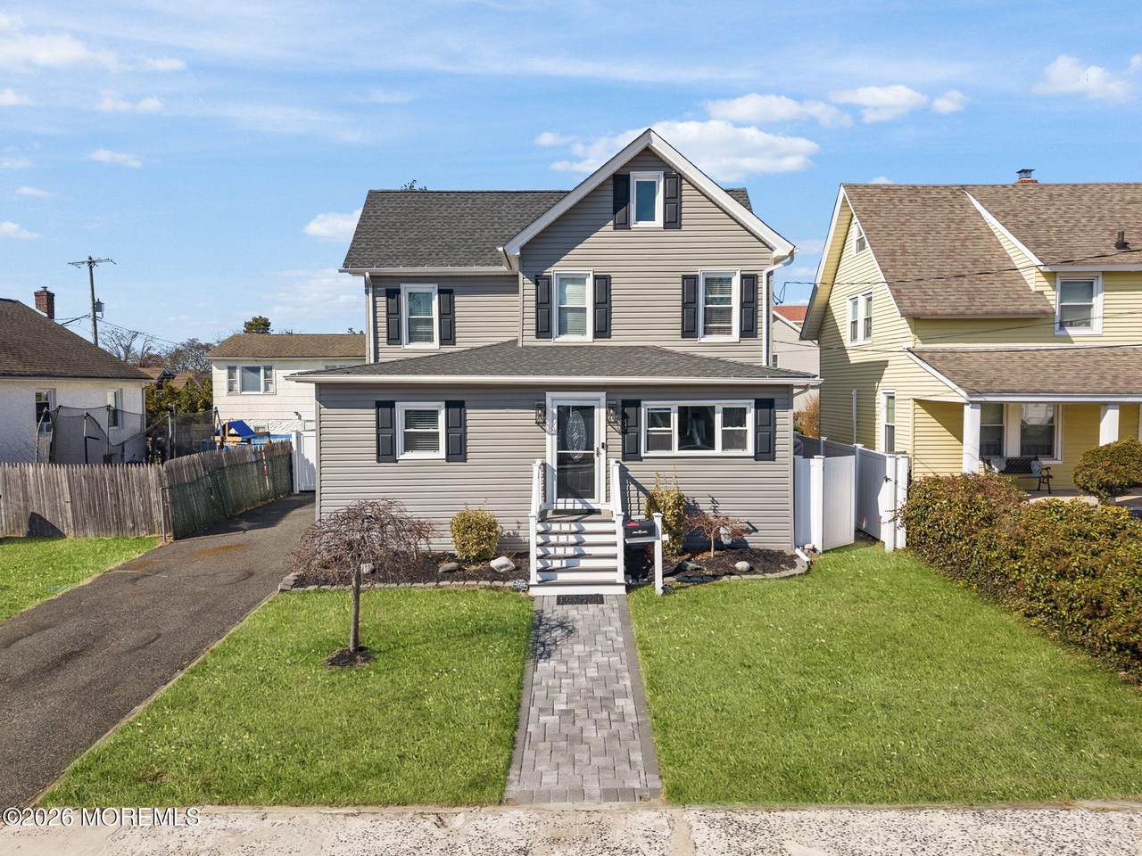 75 Manning Place - Photo 1
