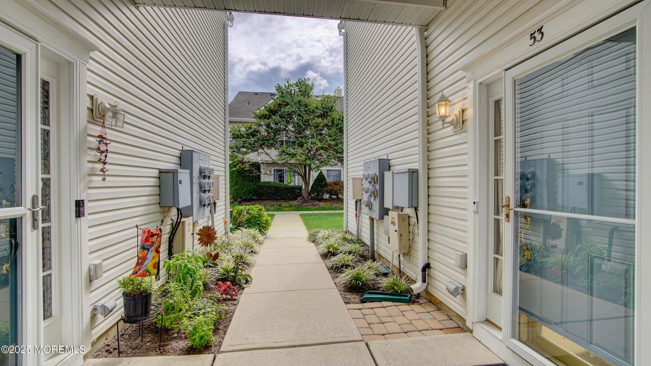 53 Winged Foot Court - Photo 1