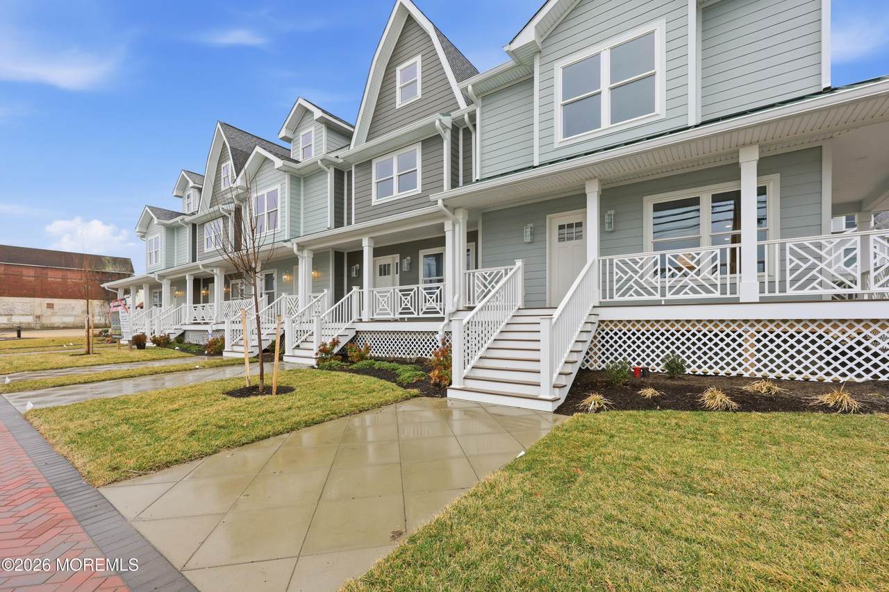 801 Main Street - Photo 1