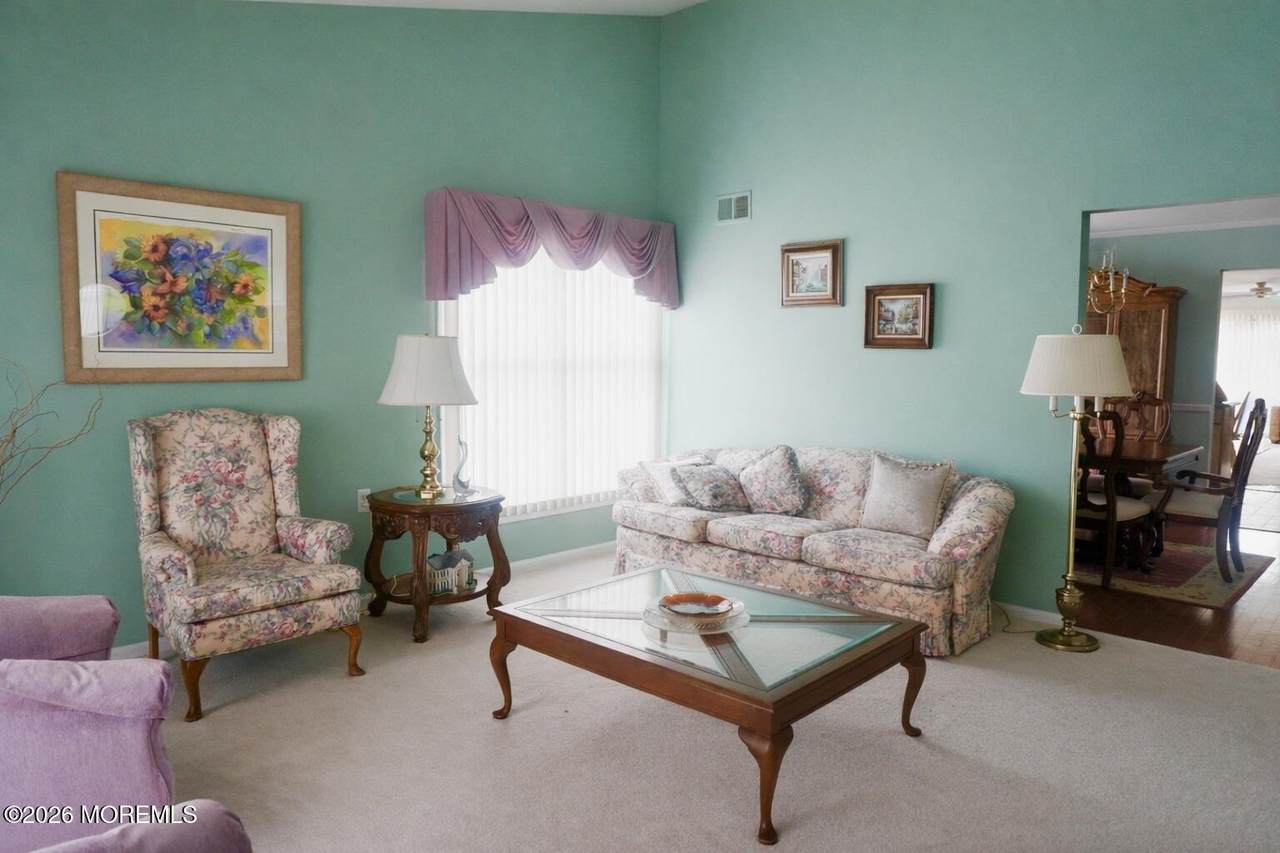 https://bt-photos.global.ssl.fastly.net/monmouth/1280_boomver_1_22606821-2.jpg
