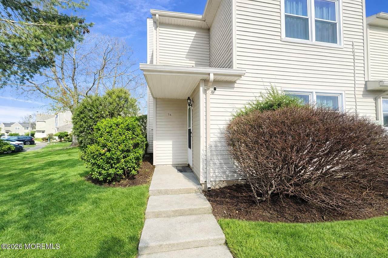 16 Pin Oak Lane - Photo 1
