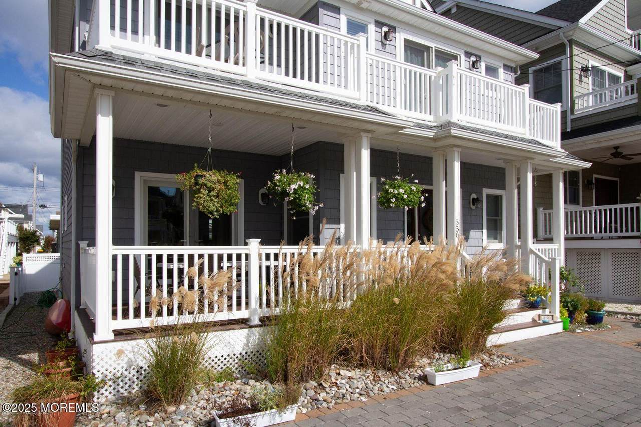 556 Pike Avenue - Photo 1