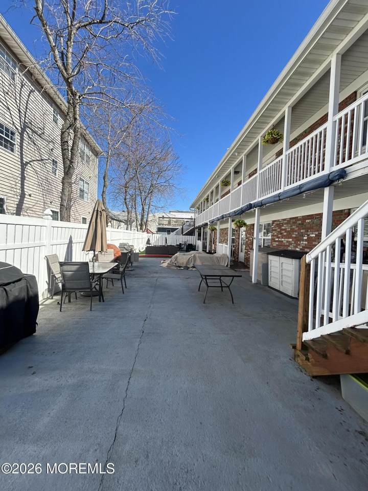 404 Bay Boulevard - Photo 1