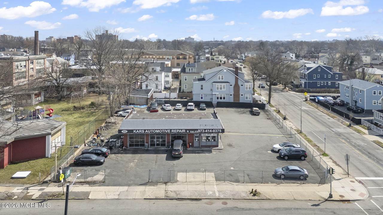 https://bt-photos.global.ssl.fastly.net/monmouth/1280_boomver_1_22607536-2.jpg
