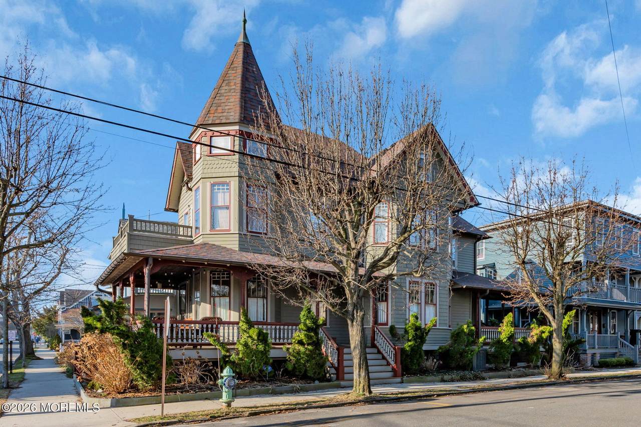 62 Webb Avenue - Photo 1