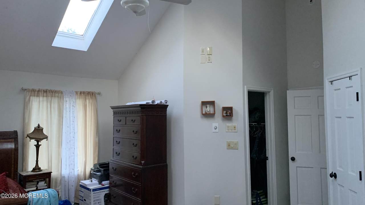 https://bt-photos.global.ssl.fastly.net/monmouth/1280_boomver_1_22608001-2.jpg