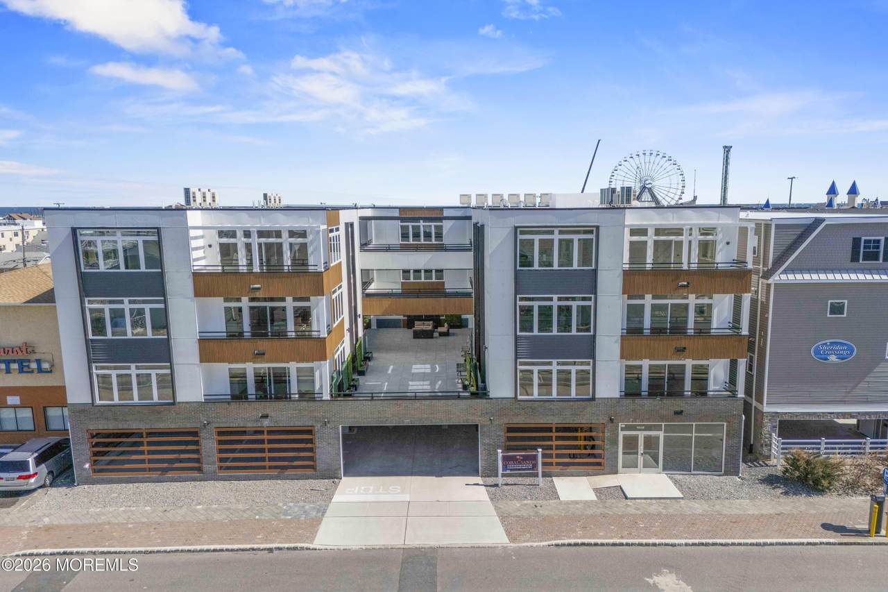 1010 Boulevard - Photo 1