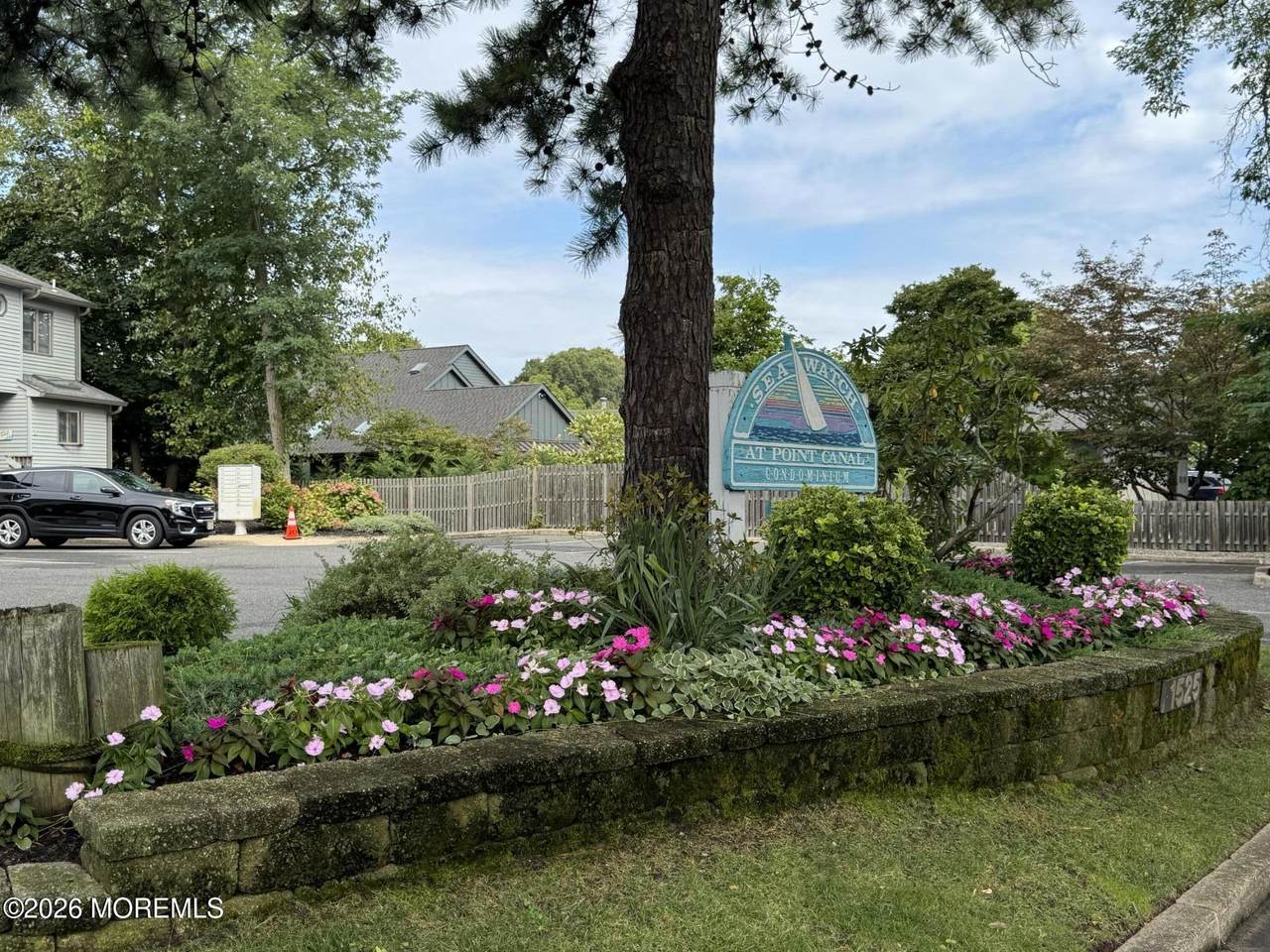https://bt-photos.global.ssl.fastly.net/monmouth/1280_boomver_1_22608204-2.jpg