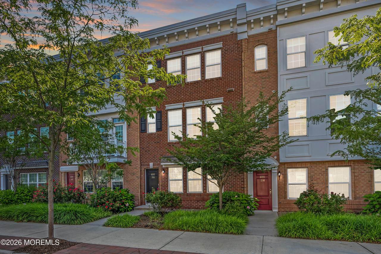 600 Grand Avenue - Photo 1