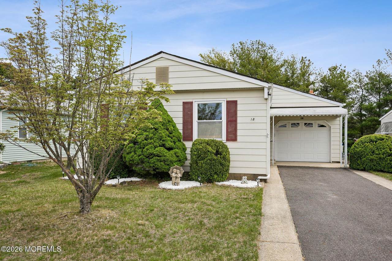 18 Pulaski Boulevard - Photo 1