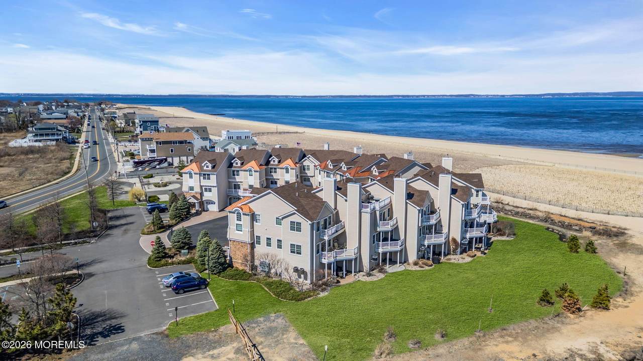 201 Gateway Court - Photo 1