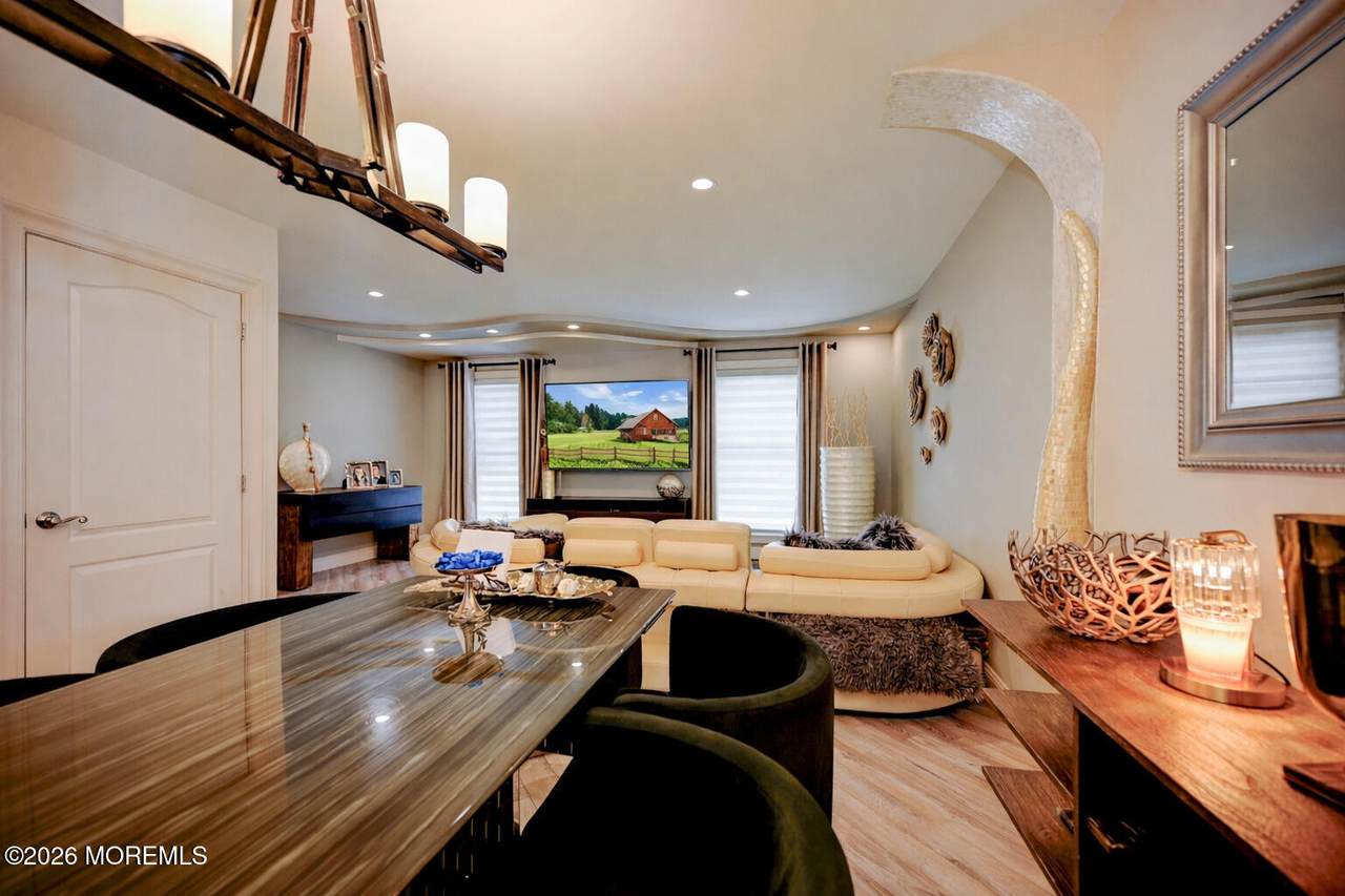 42 Renee Court - Photo 1