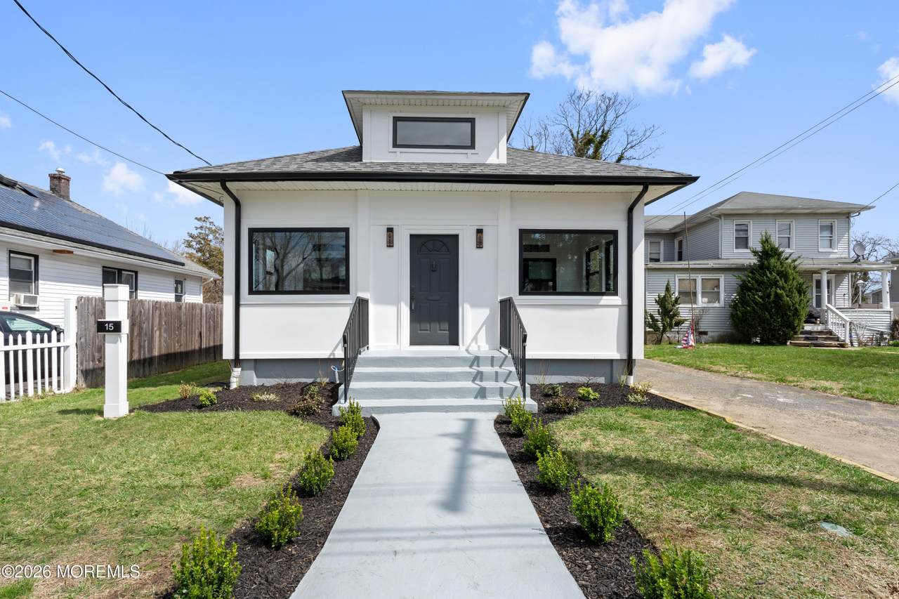 15 Eastwood Avenue - Photo 1