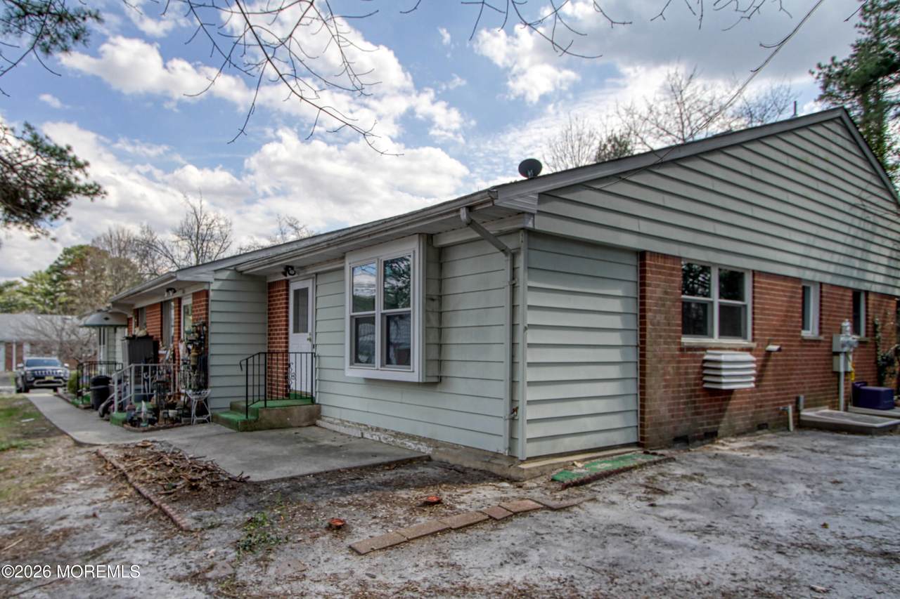 15 Molly Pitcher Boulevard - Photo 1