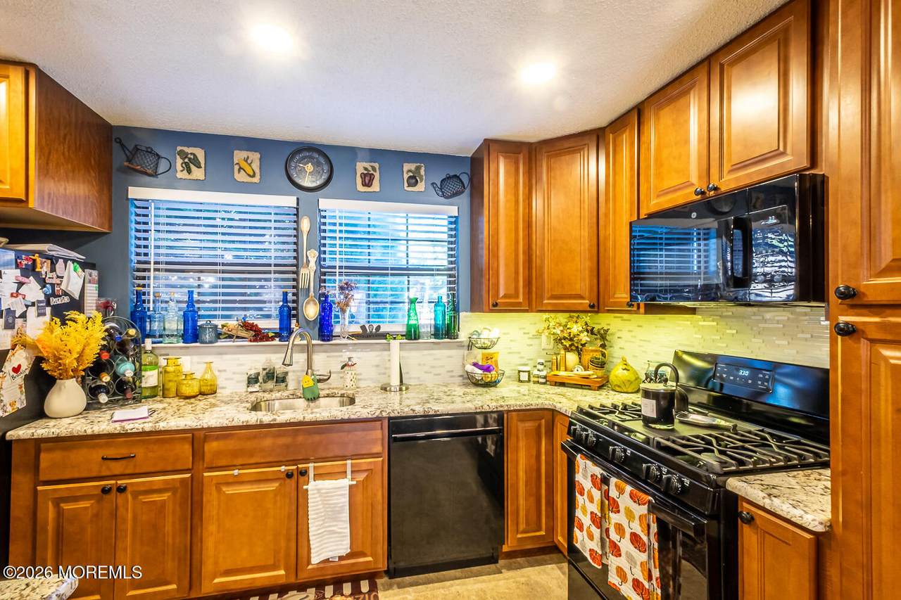401 Daffodil Drive - Photo 1