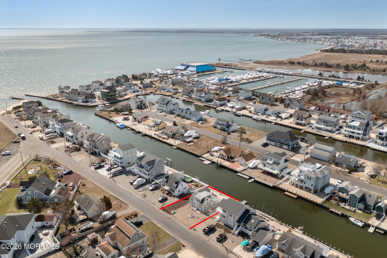 https://bt-photos.global.ssl.fastly.net/monmouth/1280_boomver_1_22608827-2.jpg