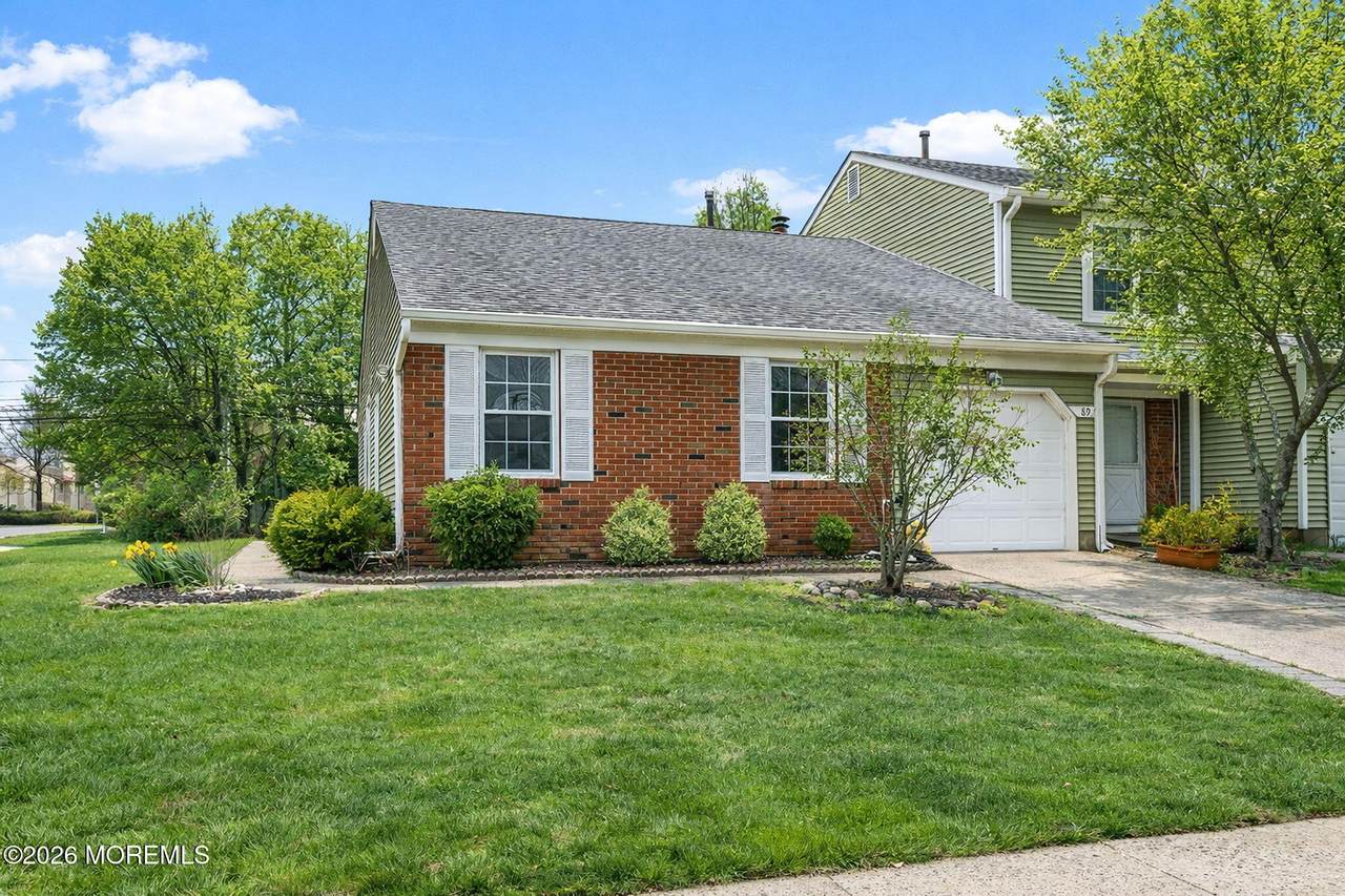 89 Oak Lane - Photo 1
