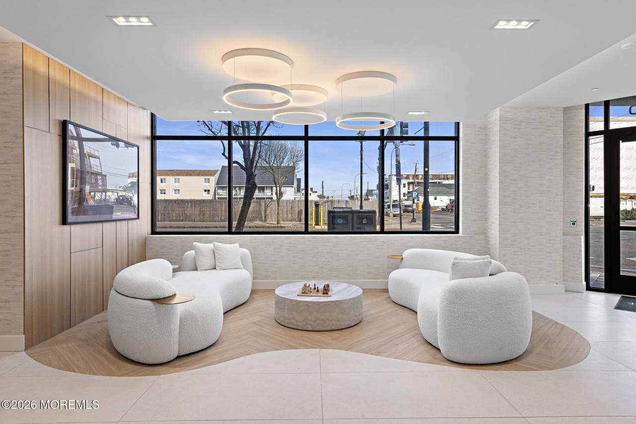 401 Boulevard - Photo 1