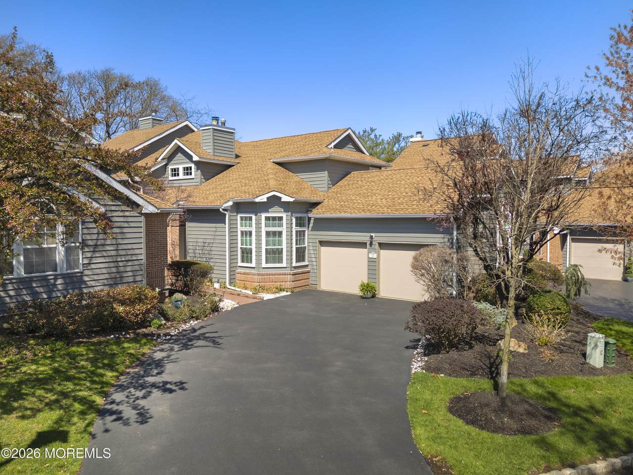 22 Fairway Boulevard - Photo 1