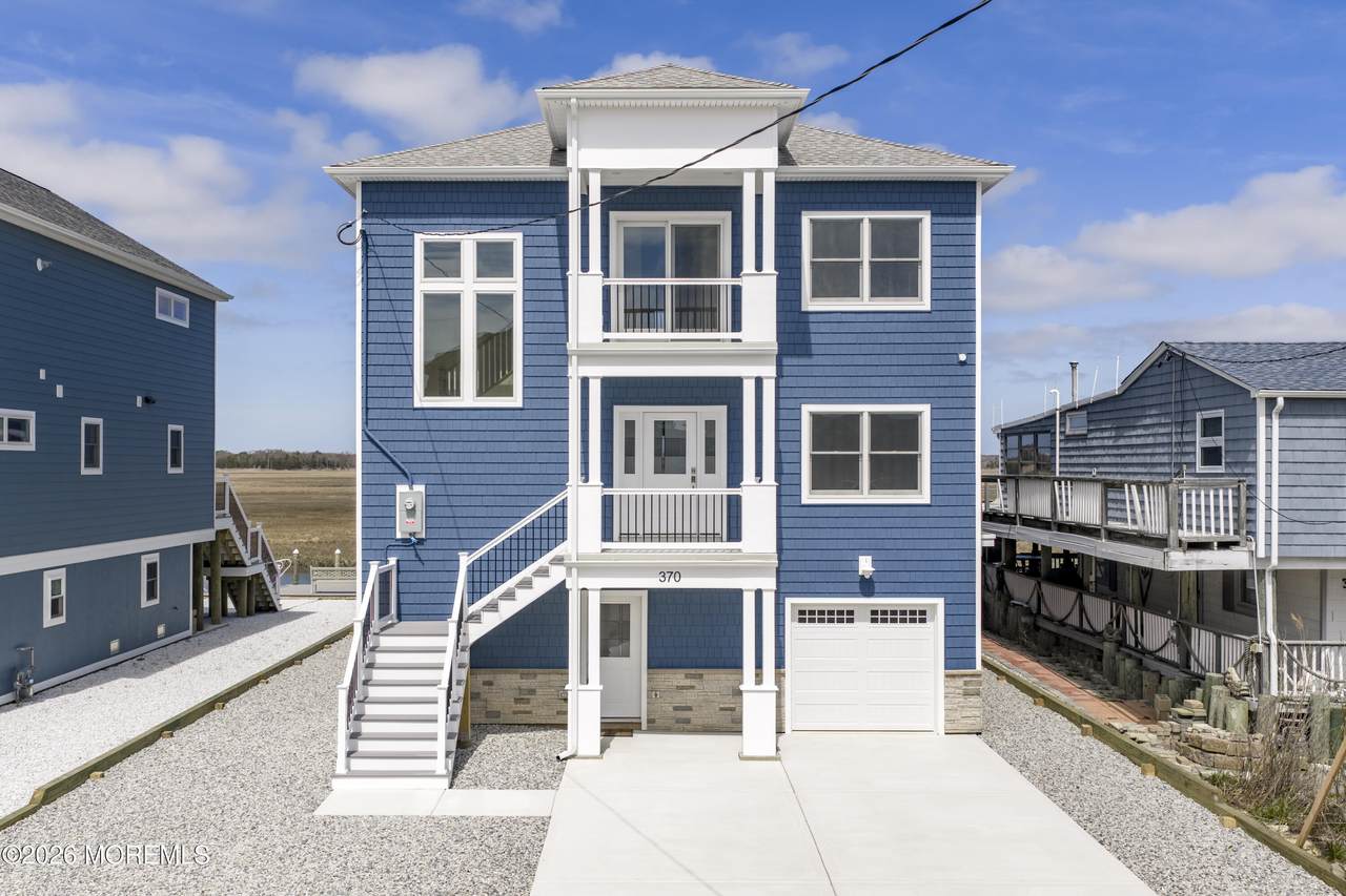 370 Kingfisher Road - Photo 1