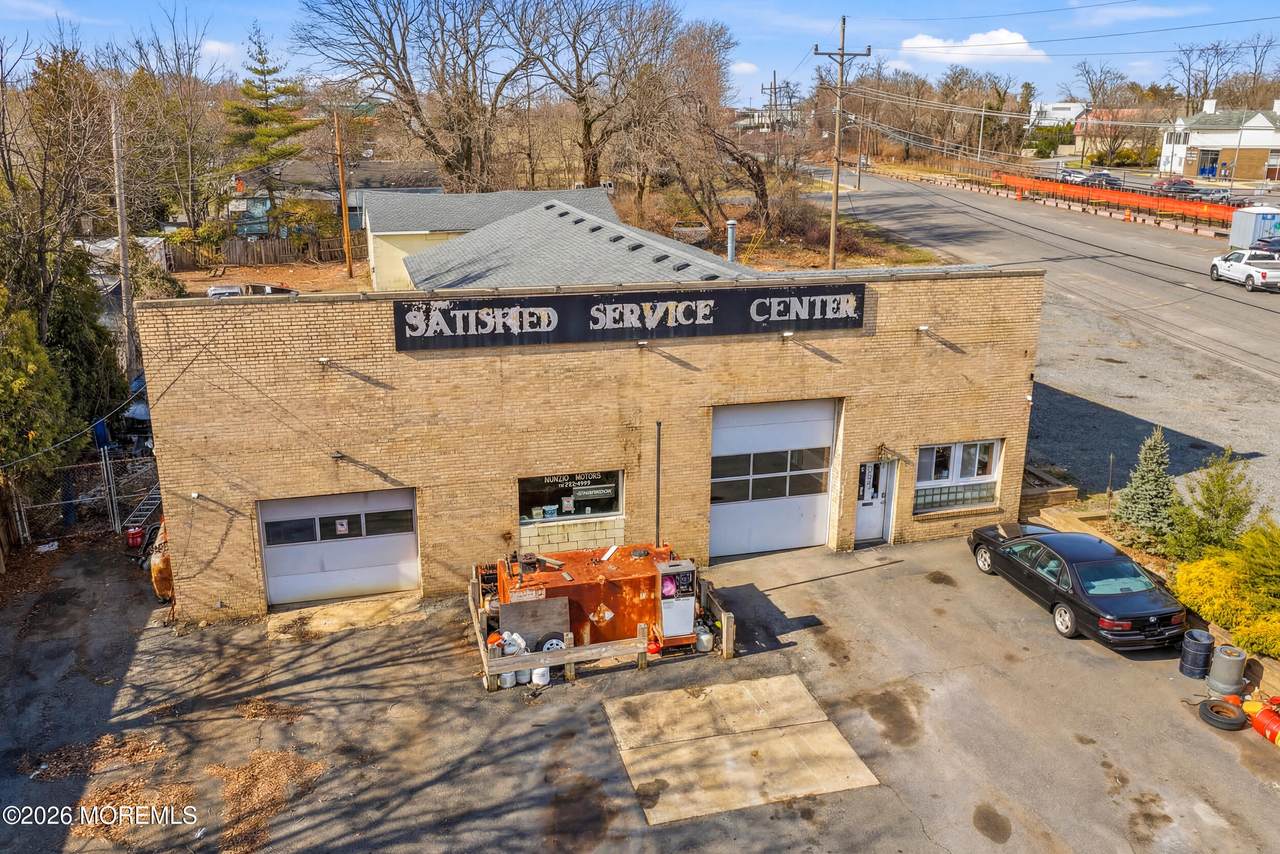 207 Lincoln Avenue - Photo 1