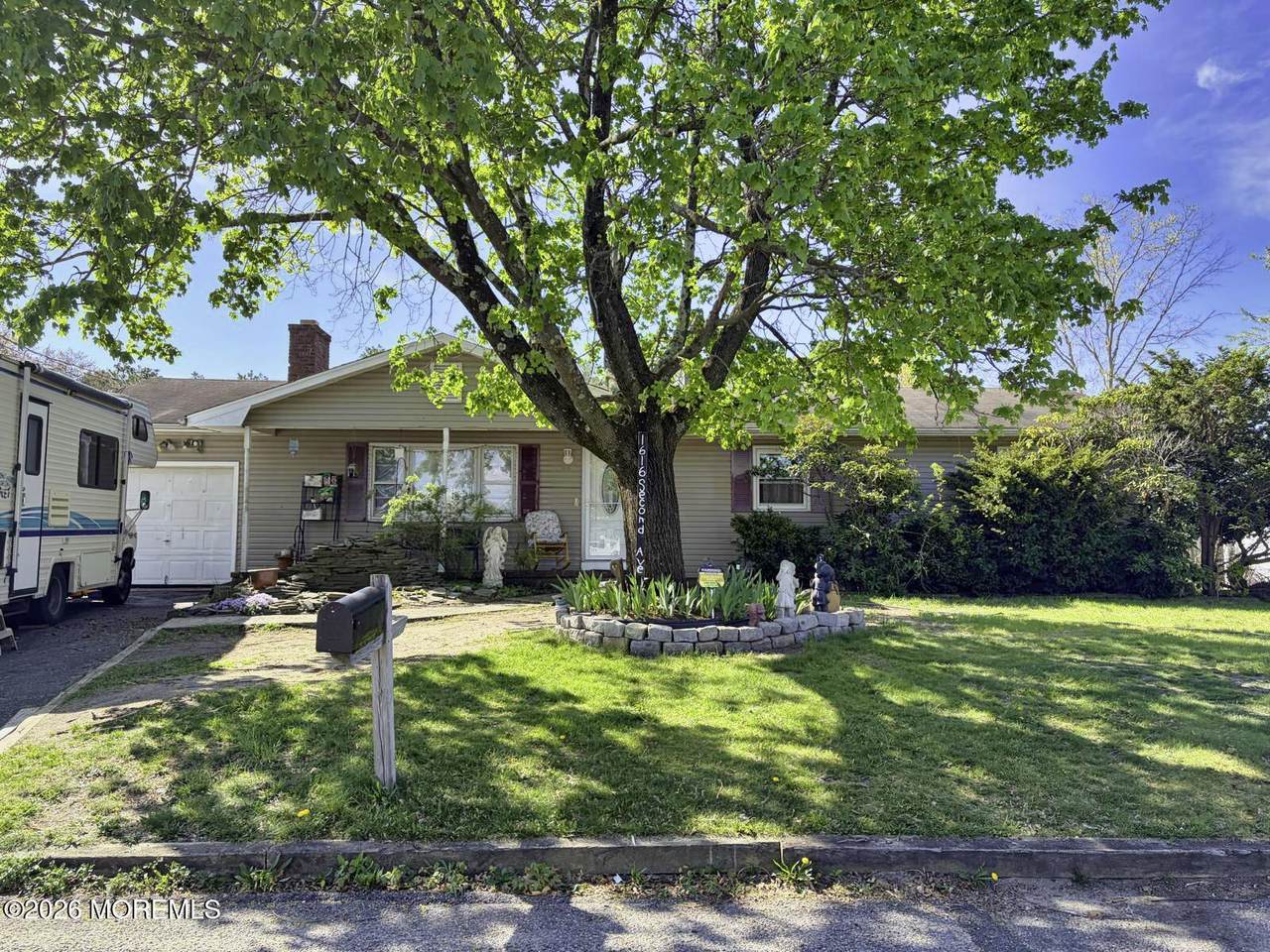 1616 2nd Avenue - Photo 1