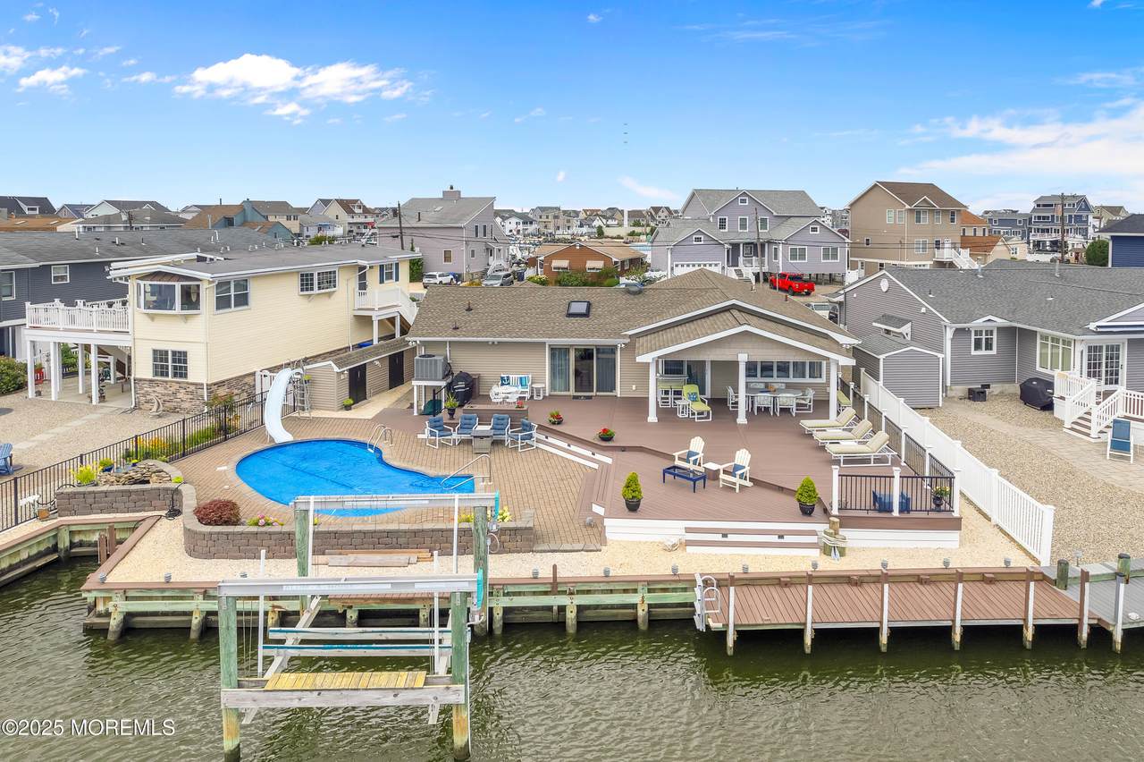 348 Venice Drive - Photo 1