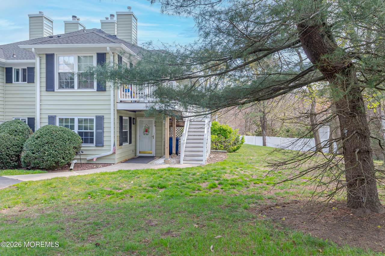 304 Buckingham Circle - Photo 1