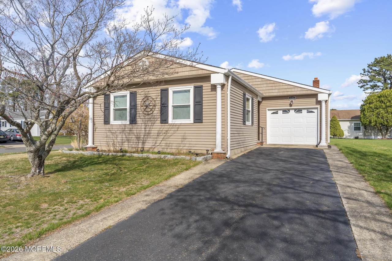 18 Innsbruck Drive - Photo 1