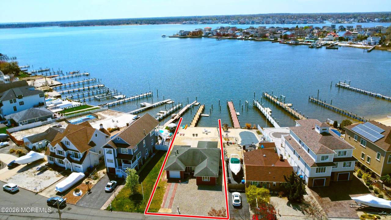 149 Pinewood Road - Photo 1