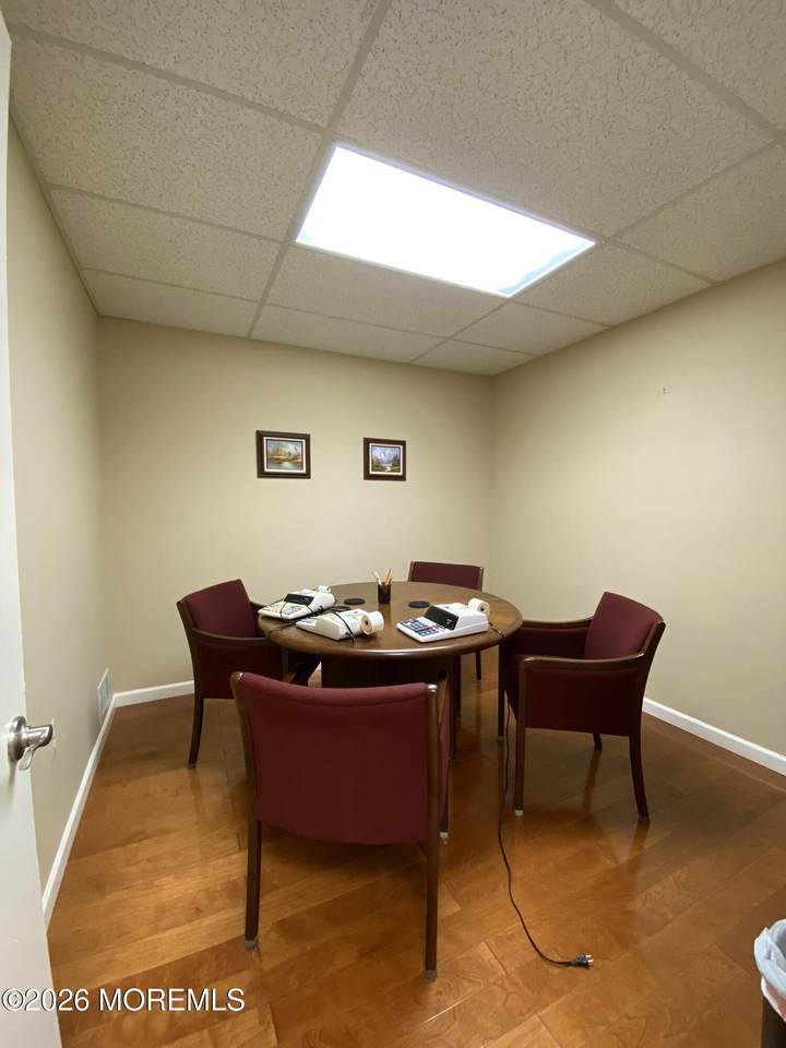 https://bt-photos.global.ssl.fastly.net/monmouth/1280_boomver_1_22610388-2.jpg