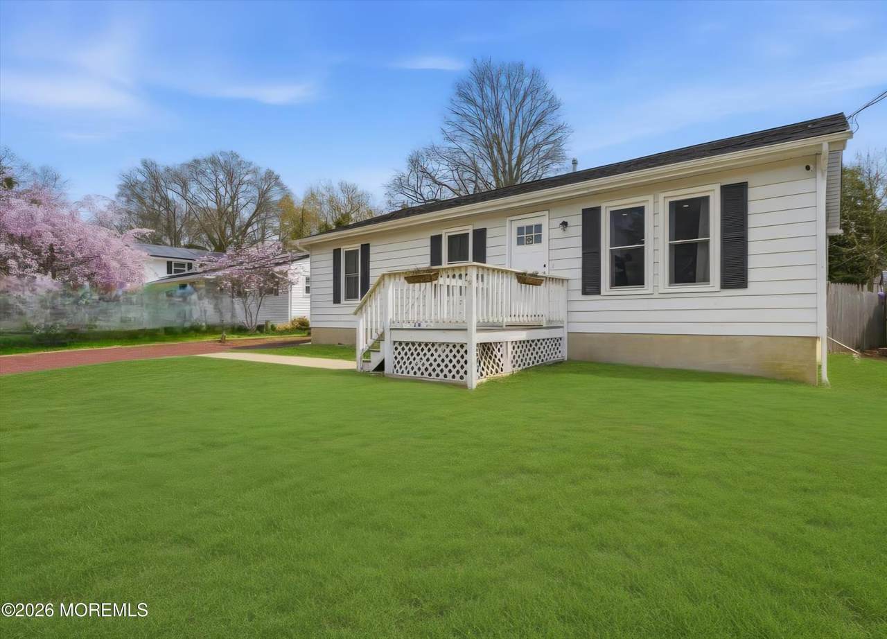 519 Kadlubeck Way - Photo 1