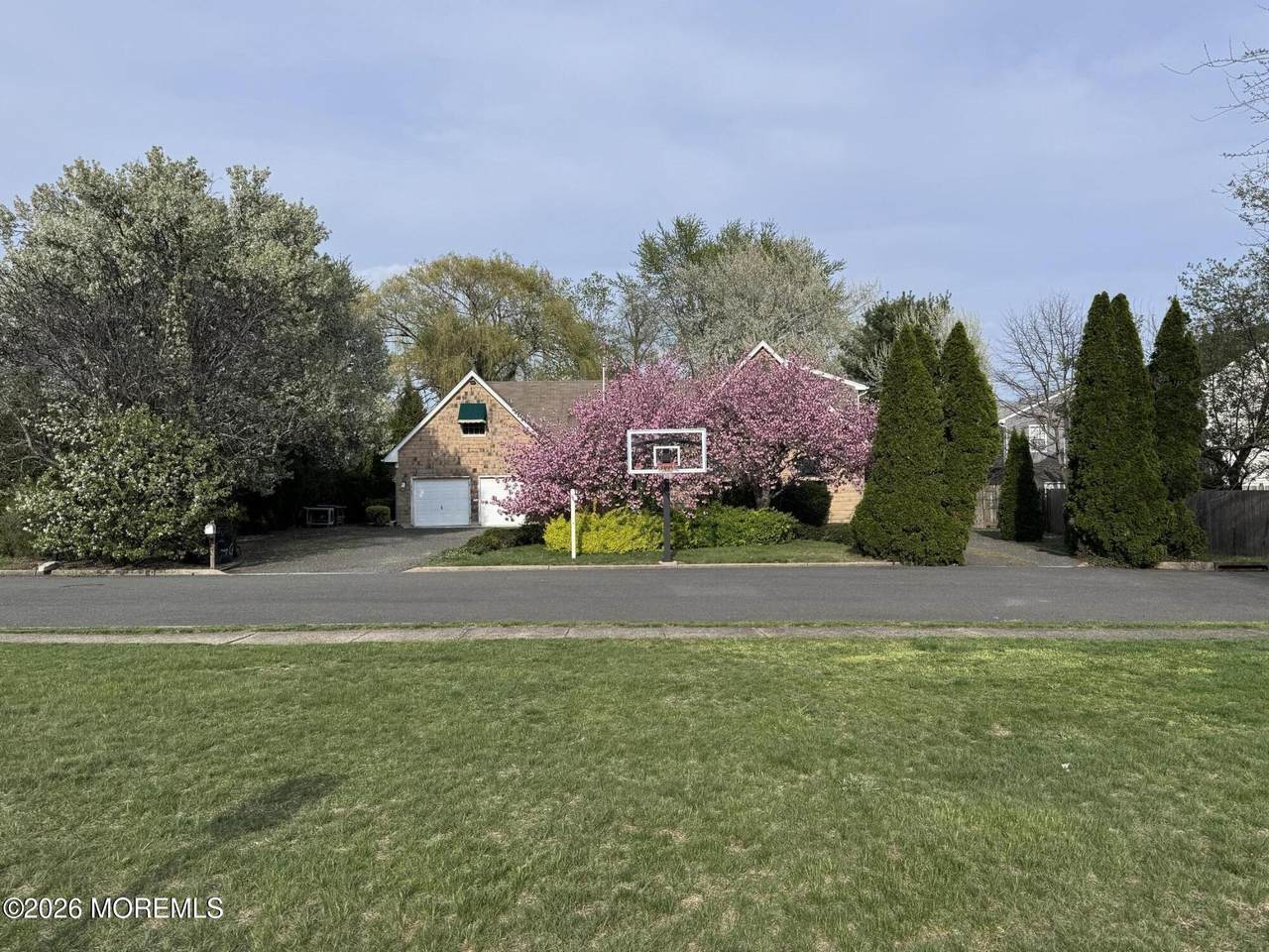 https://bt-photos.global.ssl.fastly.net/monmouth/1280_boomver_1_22610537-2.jpg