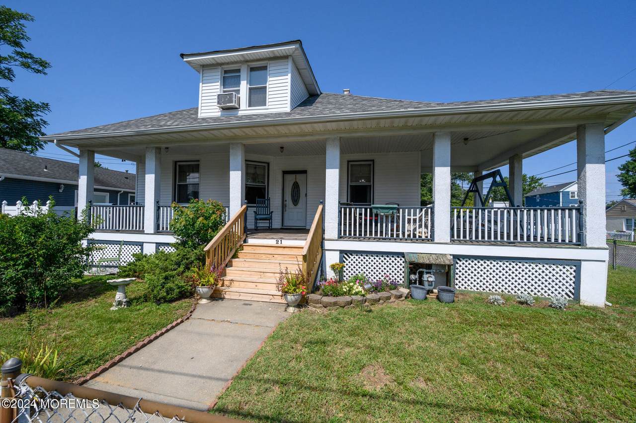 21 Willow Street - Photo 1