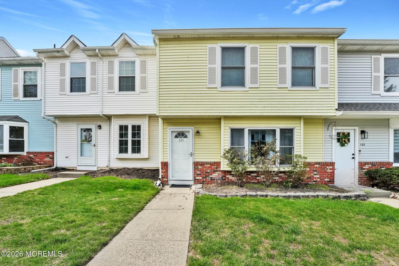 121 Joan Court - Photo 1